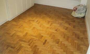 Imagem 7: Prédio muito charmoso em excelente local. Apartamento iluminado e mobiliado