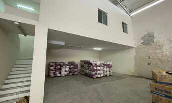 Imagem 4: Galpão/Depósito/Armazém para aluguel tem 700 metros quadrados com 2 quartos