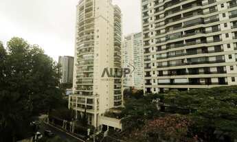 Imagem 6: Apartamento para aluguel possui 163 metros quadrados com 4 quartos