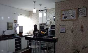 Imagem 7: Casa para venda possui 200 metros quadrados com 4 quartos em Centro - Poá - SP