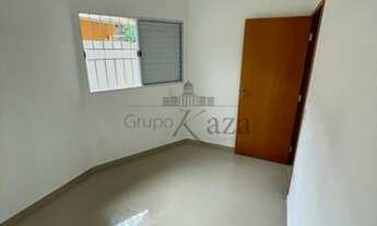 Imagem 3: Casa de 3 Dormitórios com Suíte na Vila Industrial Recém Construída!