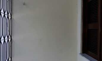 Imagem 4: Casa com 45 m² em condomínio fechado, forrada, com 2 quartos, 1 banheiro, cozinha, sala de