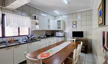 Imagem 7: Apartamento Beira Mar em Balneário Camboriú: Luxo e Conforto à Beira do Mar