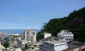 Imagem 2: Excelente cobertura no Alto Leblon com vista para o mar e verde