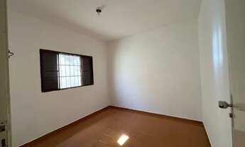 Imagem 5: Casa 02 quartos com garagem coberta