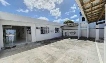 Imagem 6: Casa alto padrão com ampla área de lazer