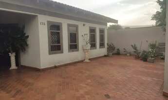 Imagem 2: CASA COM ESPAÇO PRA PISCINA NO SANTO EUGÊNIO