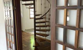 Imagem 6: Casa para venda possui 457 metros quadrados com 7 quartos