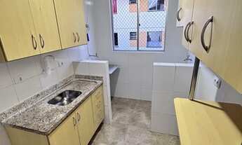 Imagem 3: Apto reformado, 2 quartos grandes, cozinha planejada, garagem privativa, ótimo local, disp