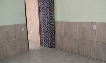 Imagem 6: Casa em Quintal - Quarto, sala, cozinha e banheiro