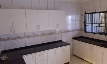 Imagem 3: Casa para aluguel possui 130 metros quadrados com 3 quartos em Jardim Diamante - Maringá