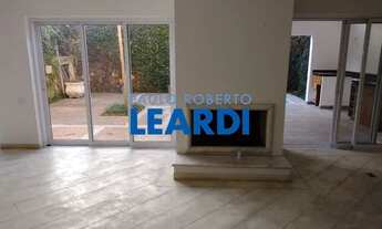 Imagem: CASA ASSOBRADADA - JARDIM PAULISTA - SP