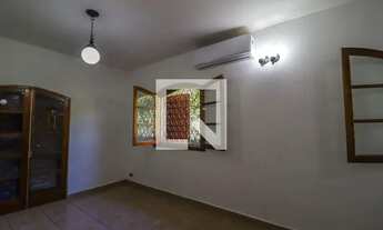 Imagem 2: Casa para Aluguel - Jardim Samambaia, 3 Quartos, 350 m2