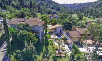 Imagem 6: BELÍSSIMA CASA COM 250m2 no Bairro Golfe - Teresópolis (Porteira Fechada