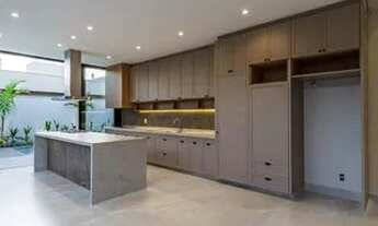 Imagem 3: Casa de condomínio térrea para venda possui 235 metros quadrados com 3 quartos