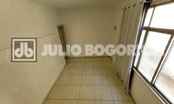 Imagem 3: Casa em vila condomínio fechado, portaria 24:hs, 2 quartos, vaga, no Méier 2 banheiros