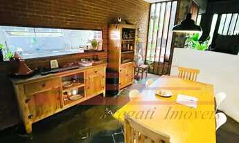 Imagem 4: Linda Casa, 300m2, 5 quartos (3 suítes), piscina, churrasqueira, jardim e ótima localizaçã