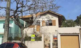 Imagem: Casa ao lado do centro