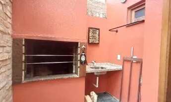 Imagem 6: Casa em Porto Alegre, no bairro Ipanema, com 3 dormitório(s), e 3 banheiros, à v