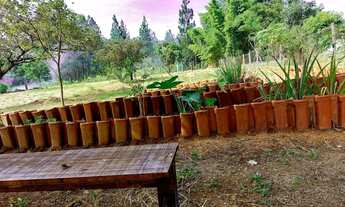 Imagem 3: Alugo chácara pequena, 4 qt, mezanino, perto de tudo em condomínio rural, córrego perto