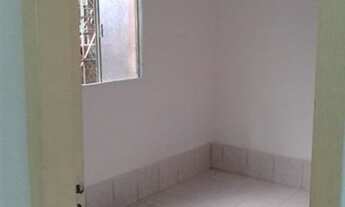 Imagem 4: Aluga-se casa de 2 quartos, de fundos, pertinho do centro!