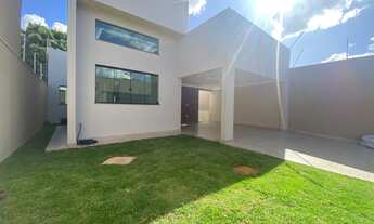 Imagem 3: Casa no Itamaraty 2ª Etapa com Piscina - Anápolis - GO