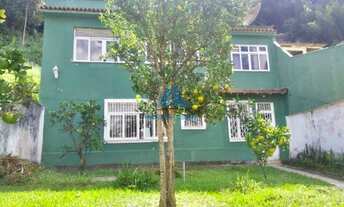 Imagem: Casa de 4 quartos no Centro de Nova Friburgo