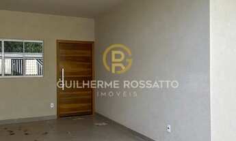 Imagem 2: Térrea para venda com 132 metros quadrados com 3 quartos em Residencial Regissol II - Mira