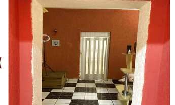 Imagem 3: Térrea para venda possui 345 metros quadrados com 2 quartos