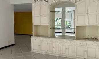 Imagem 4: Apartamento para aluguel possui 220 metros quadrados com 4 quartos