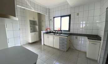 Imagem 3: Duplex para aluguel possui 200m2 com 4 quartos, lavabo no Santa Mônica - Uberlândia - MG