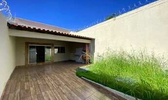Imagem 2: Casa à venda com 3 quartos em Setor Garavelo - Goiânia - GO