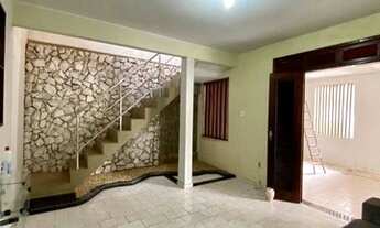 Imagem 6: Casa com 250m2 05 quartos no <br>Cohatrac