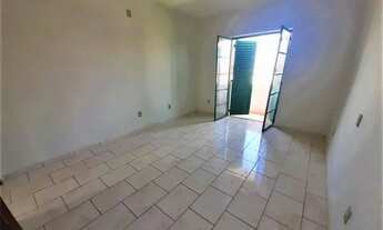 Imagem 4: Apartamento amplo situado na Floriano Peixoto, com acesso direto a região central da cidad