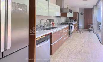 Imagem 5: Casa assinada por Marcio Kogan à venda no Condomínio Fazenda Boa Vista