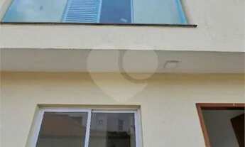 Imagem 3: Lindo sobrado em condomínio de casa com 2 dormitórios - 70m²