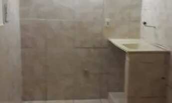 Imagem 2: Quarto na Subida da Ponte com Banheiro e Pia de Cozinha