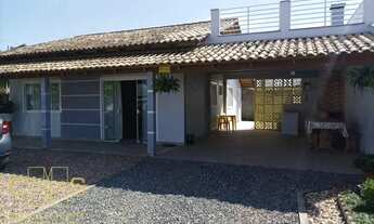 Imagem 1: Casa com 3 dormitórios próximo a praia em Barra Velha