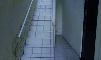 Imagem 2: Casa com 2/4 Sala Cozinha e Baheiro