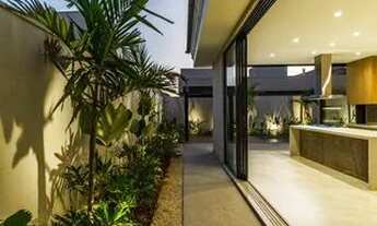 Imagem 4: Casa de condomínio térrea para venda possui 235 metros quadrados com 3 quartos