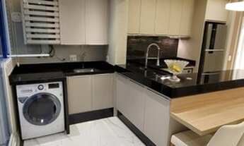 Imagem 2: Lindo Apartamento reformado e mobiliado para venda com 1 suíte e sala ampliada