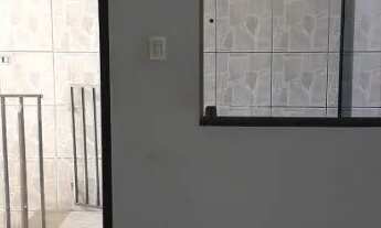 Imagem 3: Alugo Casa com 3 quartos, ampla cozinha e sala de entrada, 2 banheiros e grande cobertura