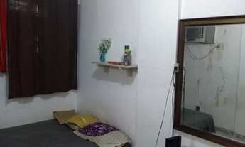 Imagem: Quarto em um apt/homem.semi.mob