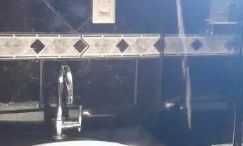 Imagem 6: Alugo Casa com 3 quartos, ampla cozinha e sala de entrada, 2 banheiros e grande cobertura