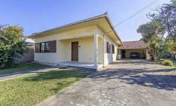 Imagem 2: Casa à Venda no Centro de Capivari de Baixo/SC