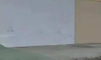 Imagem: Salão comercial com 1 casa contendo 3 quartos