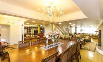 Imagem 4: Casa 07 dormitórios, 08 vagas de garagem junto ao Menino Deus