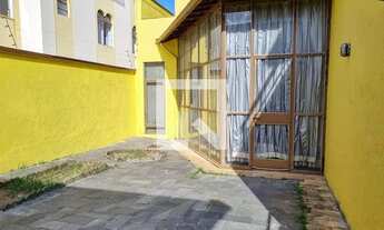 Imagem: Casa à Venda - Sagrada Família, 6 Quartos