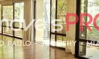 Imagem 2: Prodximo do parque, cercado por arvores de todos os lados