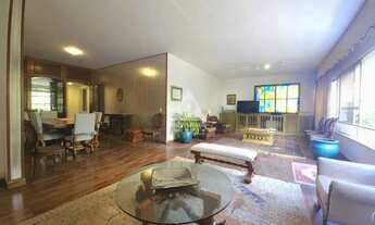 Imagem 2: Amplo 4 Quartos no Leblon com Vista Lateral Mar e 2 Vagas